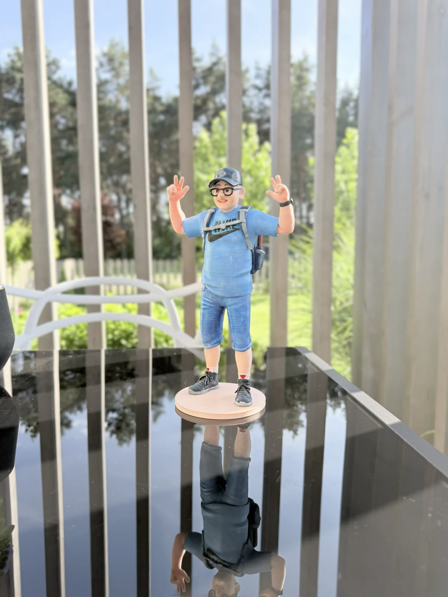 Realizacja: figurka turysty personalizowana 3D - ręcznie malowana